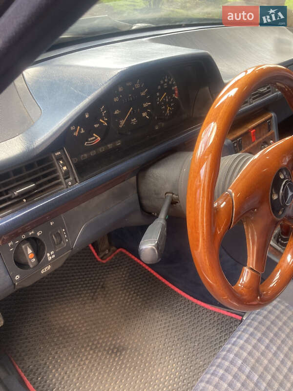 Седан Mercedes-Benz E-Class 1987 в Кривом Роге