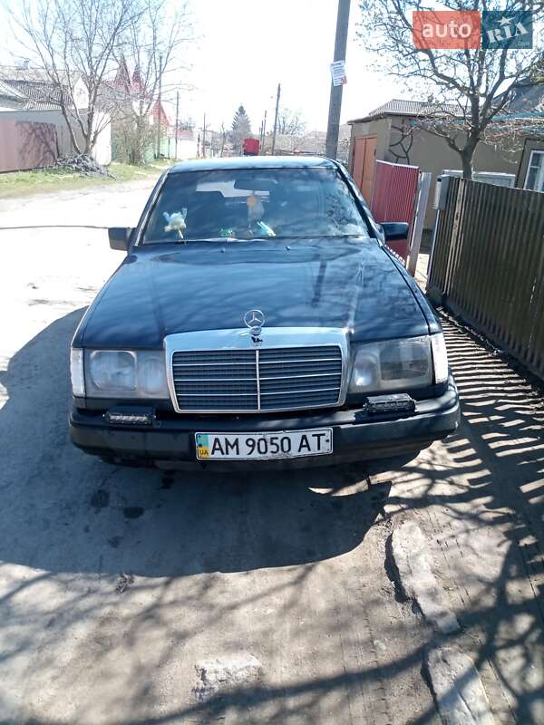 Mercedes-Benz E-Class 1995