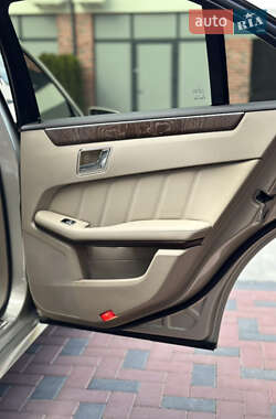Седан Mercedes-Benz E-Class 2010 в 