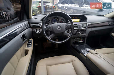 Седан Mercedes-Benz E-Class 2010 в 