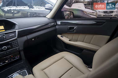 Седан Mercedes-Benz E-Class 2010 в 