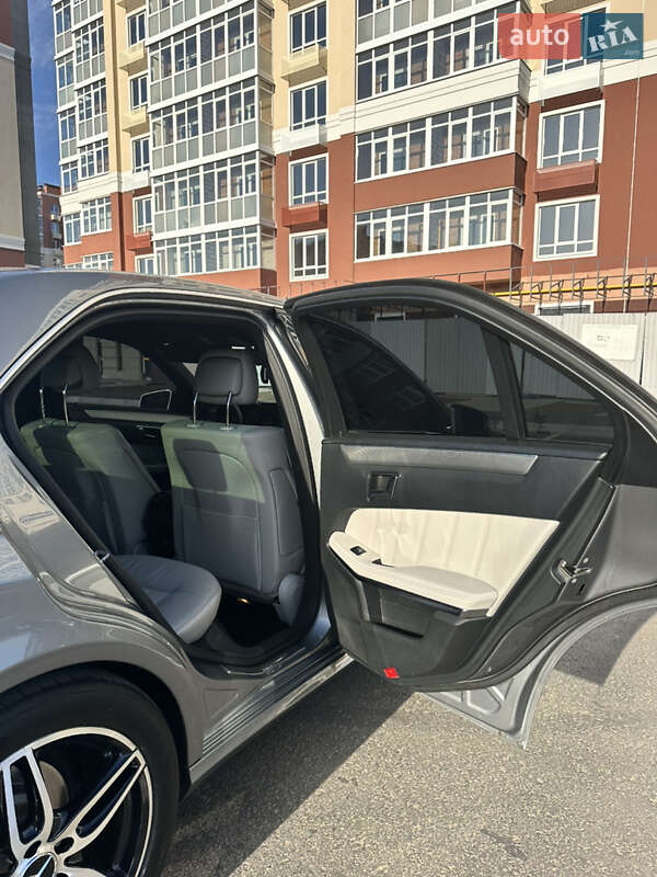 Седан Mercedes-Benz E-Class 2013 в Умані