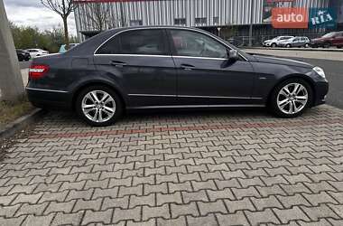 Седан Mercedes-Benz E-Class 2010 в 