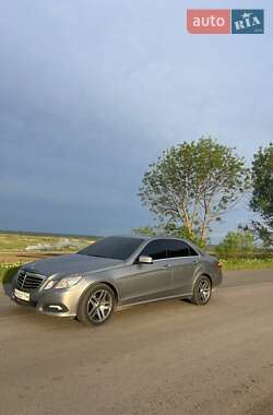 Седан Mercedes-Benz E-Class 2010 в 