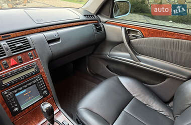Седан Mercedes-Benz E-Class 2001 в 