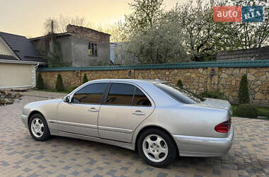 Седан Mercedes-Benz E-Class 2001 в 
