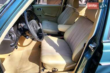 Седан Mercedes-Benz E-Class 1980 в 