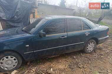 Седан Mercedes-Benz E-Class 1995 в 