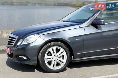 Седан Mercedes-Benz E-Class 2010 в 