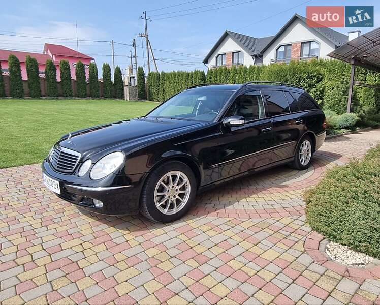 Універсал Mercedes-Benz E-Class 2004 в 