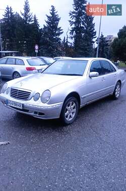 Седан Mercedes-Benz E-Class 2001 в 
