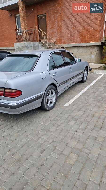 Седан Mercedes-Benz E-Class 2000 в Одесі