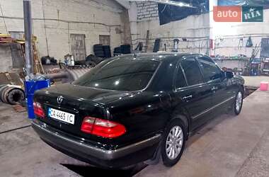 Седан Mercedes-Benz E-Class 2000 в 