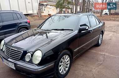 Седан Mercedes-Benz E-Class 2000 в 
