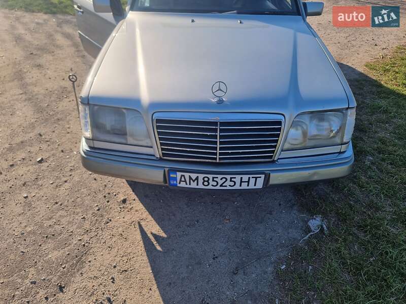 Седан Mercedes-Benz E-Class 1995 в Коростишеві