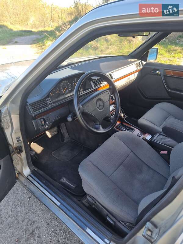 Седан Mercedes-Benz E-Class 1995 в Коростишеві