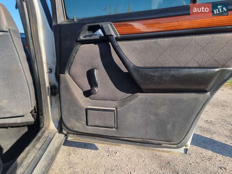 Седан Mercedes-Benz E-Class 1995 в Коростишеві