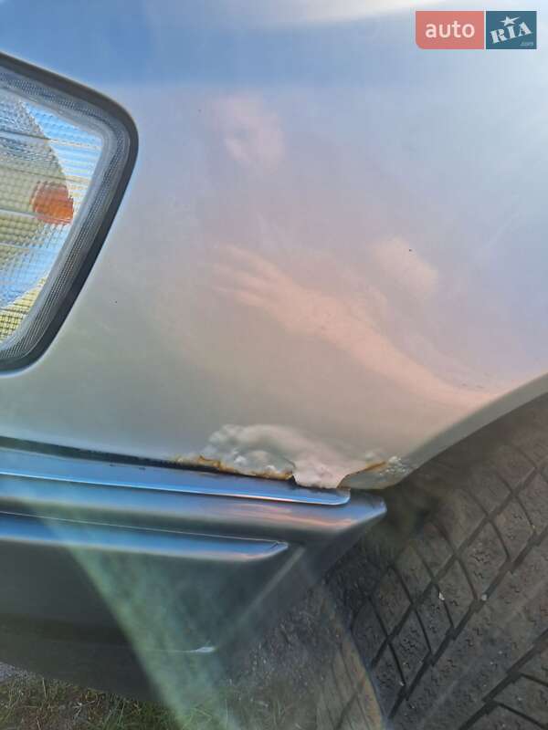 Седан Mercedes-Benz E-Class 1995 в Коростишеві