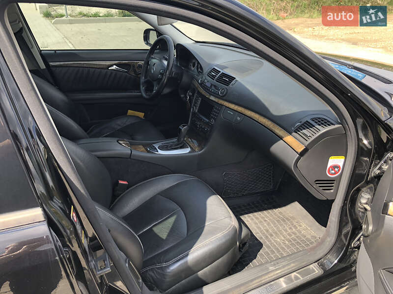 Седан Mercedes-Benz E-Class 2005 в Львові