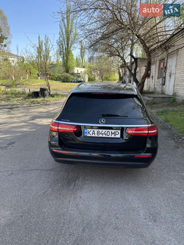 Универсал Mercedes-Benz E-Class 2016 в Киеве