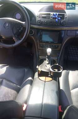 Седан Mercedes-Benz E-Class 2002 в 