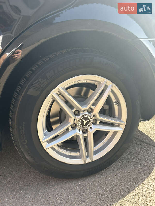 Універсал Mercedes-Benz E-Class 2015 в Києві