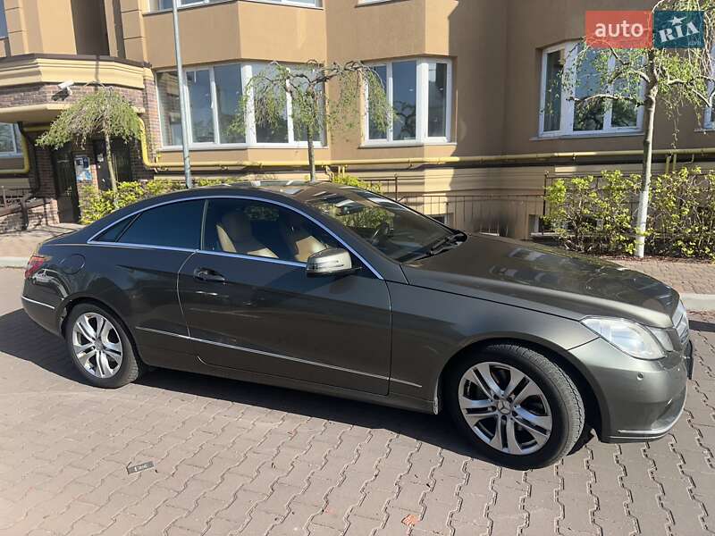 Купе Mercedes-Benz E-Class 2010 в Києві