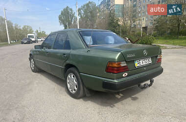 Седан Mercedes-Benz E-Class 1989 в 