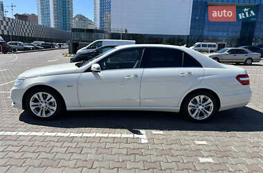 Седан Mercedes-Benz E-Class 2012 в 