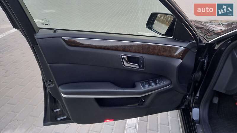 Седан Mercedes-Benz E-Class 2011 в Запоріжжі