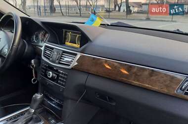Седан Mercedes-Benz E-Class 2011 в 