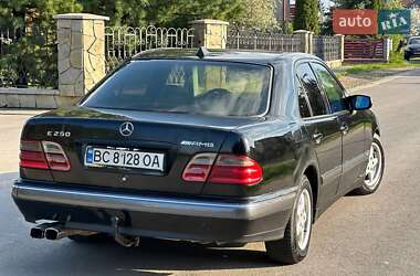 Седан Mercedes-Benz E-Class 2000 в 