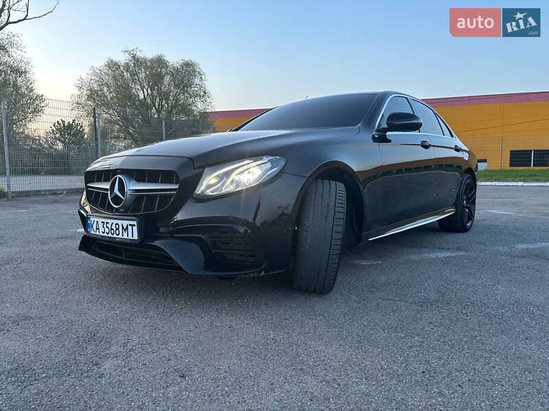 Седан Mercedes-Benz E-Class 2016 в Чернівцях