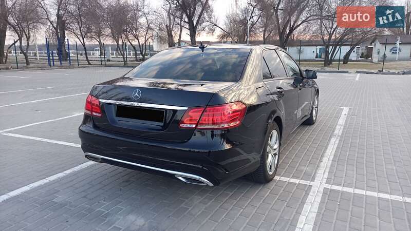 Седан Mercedes-Benz E-Class 2011 в Запоріжжі