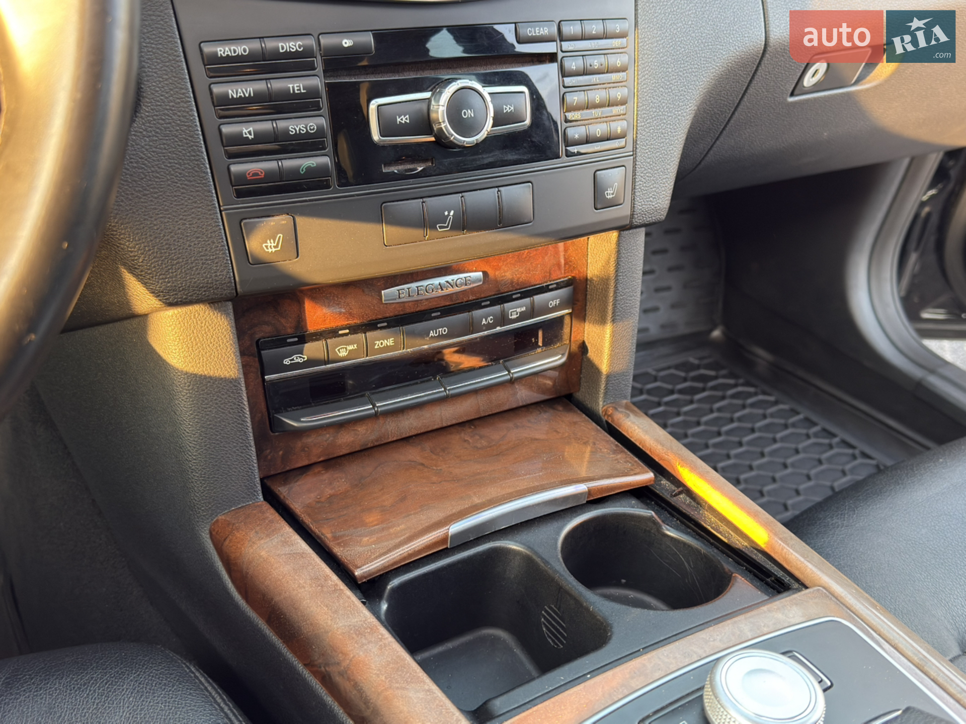 2011 Mercedes-Benz E-klasse - мініатюра 18