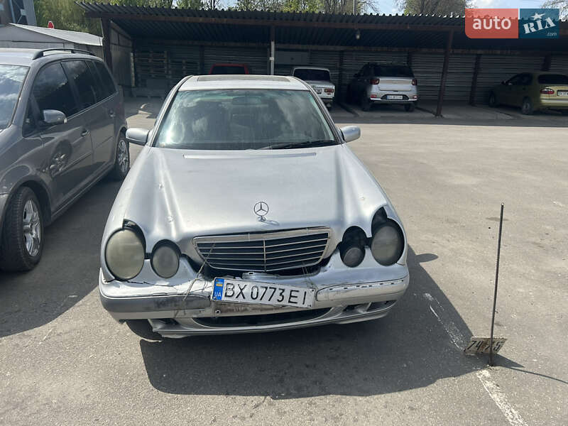Седан Mercedes-Benz E-Class 2001 в Кам'янець-Подільському