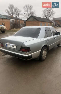 Седан Mercedes-Benz E-Class 1987 в 
