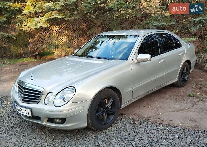 Седан Mercedes-Benz E-Class 2007 в Широкій Дачі