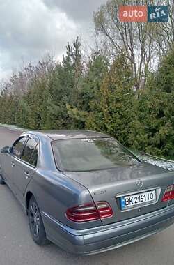 Седан Mercedes-Benz E-Class 2000 в 