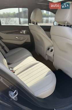 Седан Mercedes-Benz E-Class 2017 в 