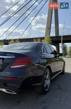 Седан Mercedes-Benz E-Class 2017 в 