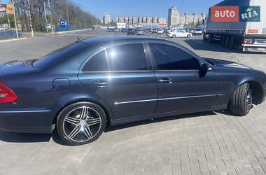 Седан Mercedes-Benz E-Class 2002 в 