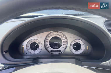 Седан Mercedes-Benz E-Class 2002 в 