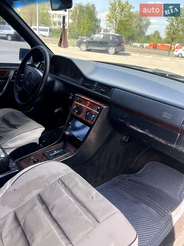 Седан Mercedes-Benz E-Class 1994 в Житомирі