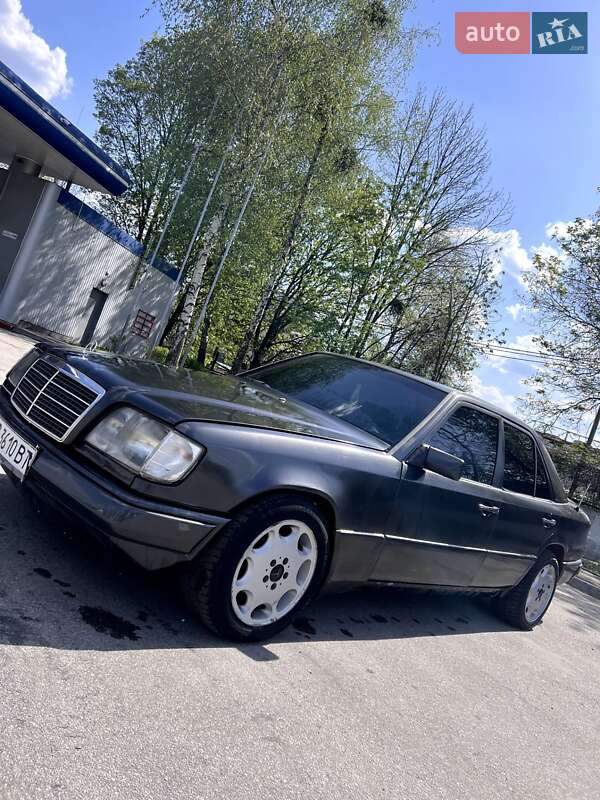 Седан Mercedes-Benz E-Class 1994 в Житомирі