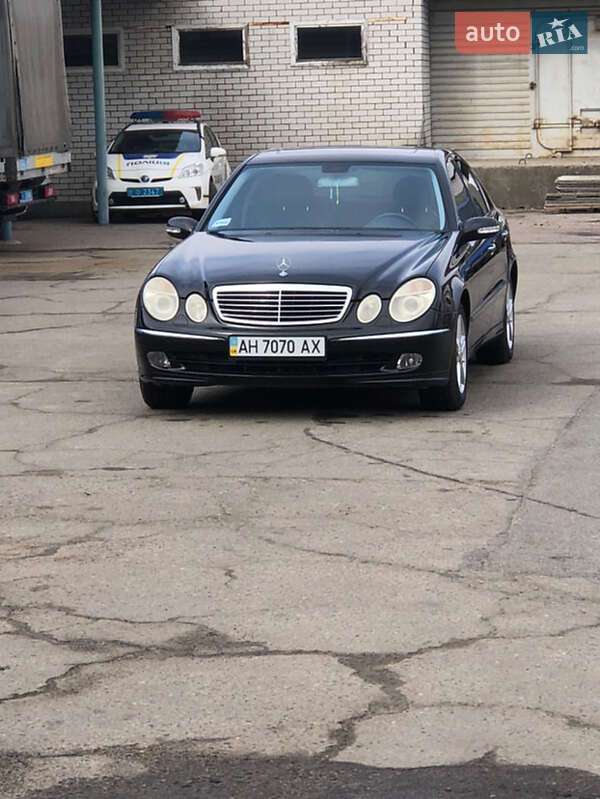 Седан Mercedes-Benz E-Class 2003 в 
