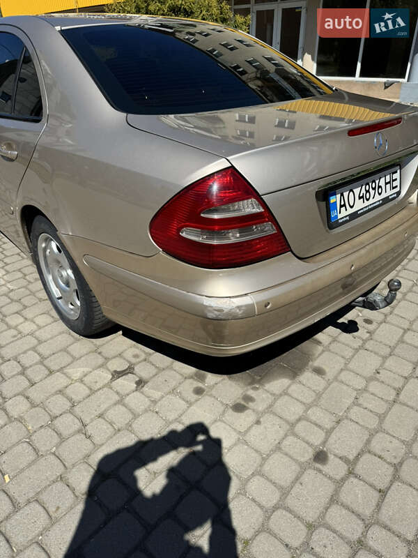 Седан Mercedes-Benz E-Class 2003 в Ужгороді