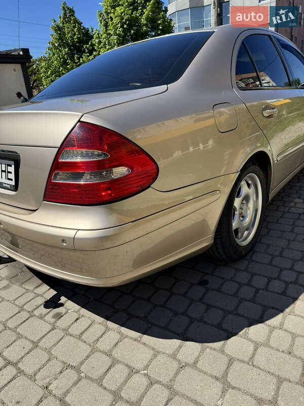 Седан Mercedes-Benz E-Class 2003 в Ужгороді