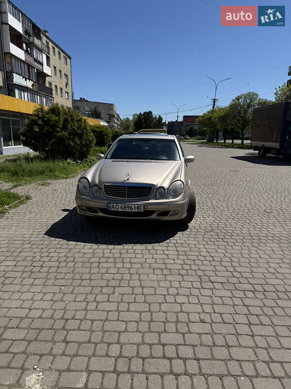 Седан Mercedes-Benz E-Class 2003 в Ужгороді