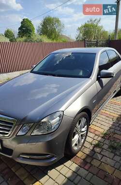 Седан Mercedes-Benz E-Class 2011 в 